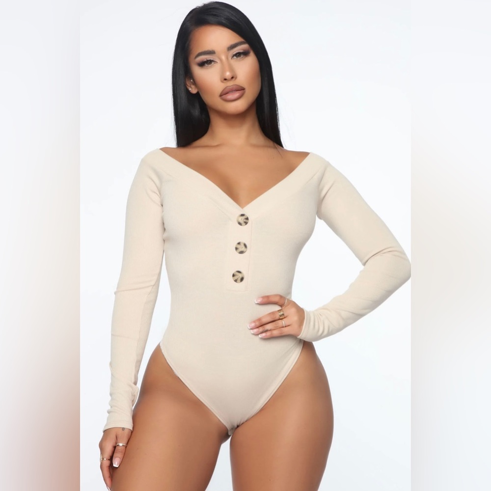 V Specific Bodysuit (Fashion Nova)